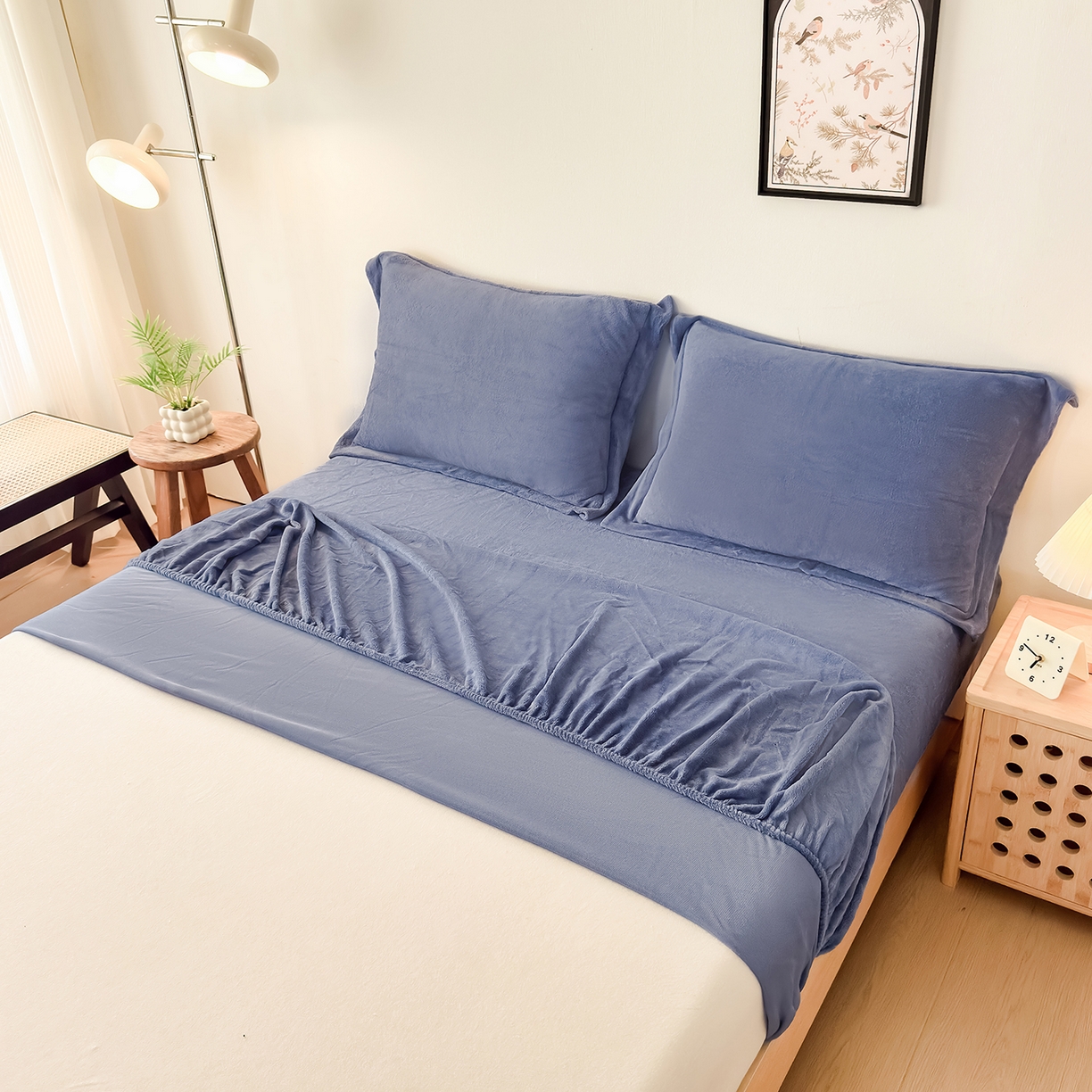 91家纺网 家纺一手货源 找家纺 好阁家纺 支持定制2025新款200G牛奶绒纯色床笠 藏蓝