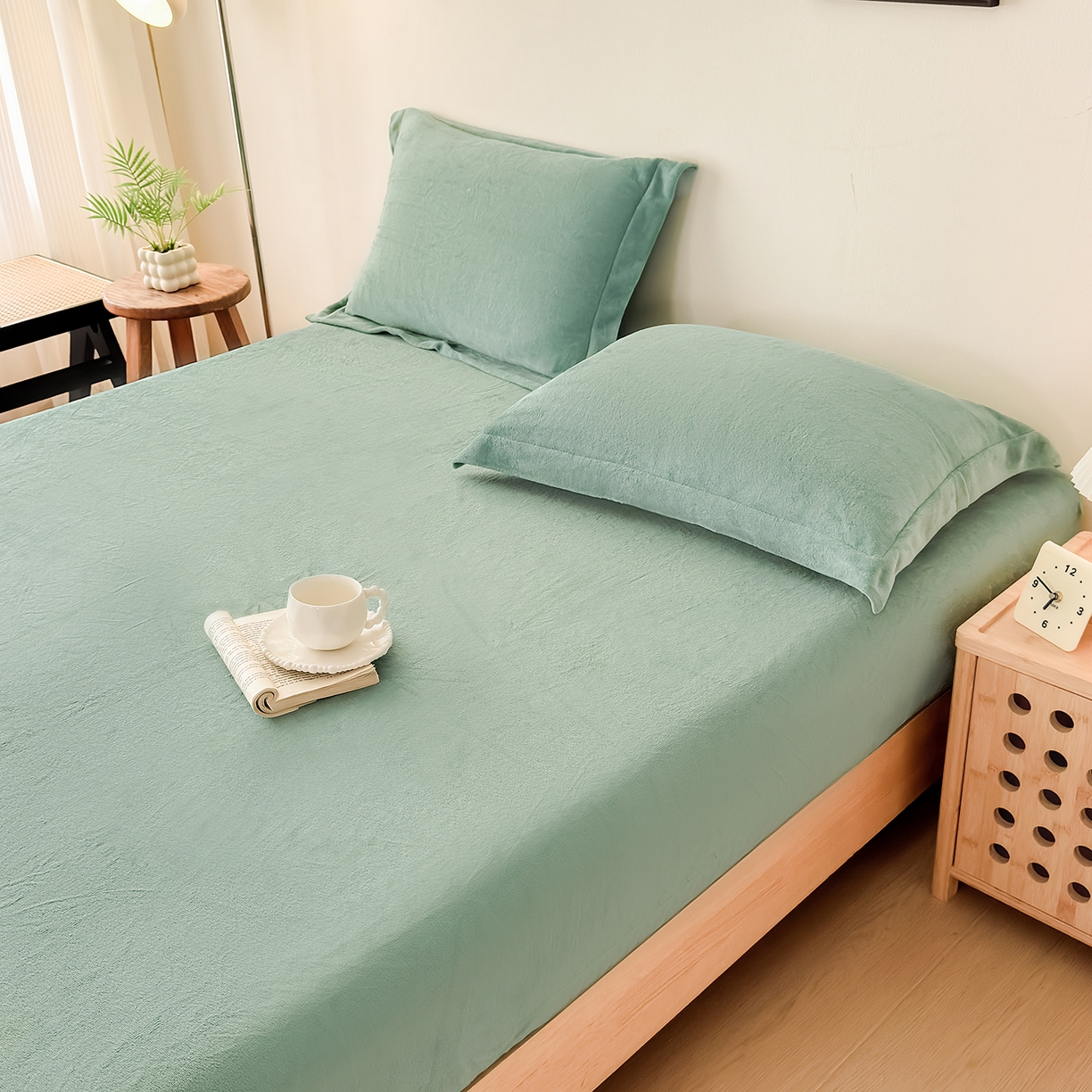 91家纺网 家纺一手货源 找家纺 好阁家纺 支持定制2025新款200G牛奶绒纯色床笠 豆绿