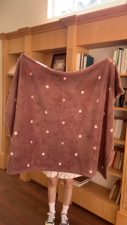 91家纺网 家纺一手货源 找家纺 桃喜 2025新款亲肤舒适摇粒绒毛毯 香草波点