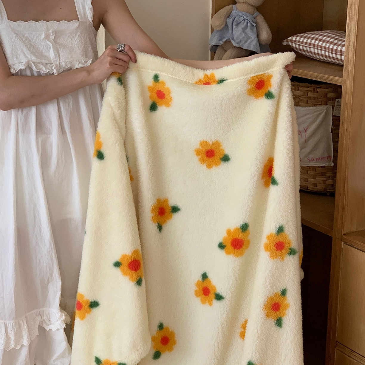 91家纺网 家纺一手货源 找家纺 桃喜 2025新款亲肤舒适摇粒绒毛毯 小黄花