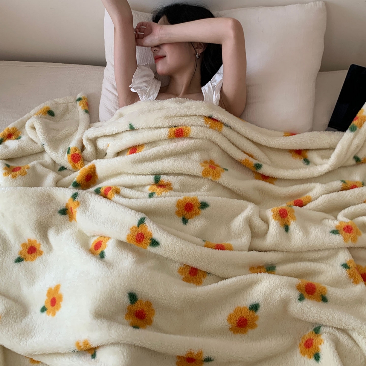 91家纺网 家纺一手货源 找家纺 桃喜 2025新款亲肤舒适摇粒绒毛毯 小黄花