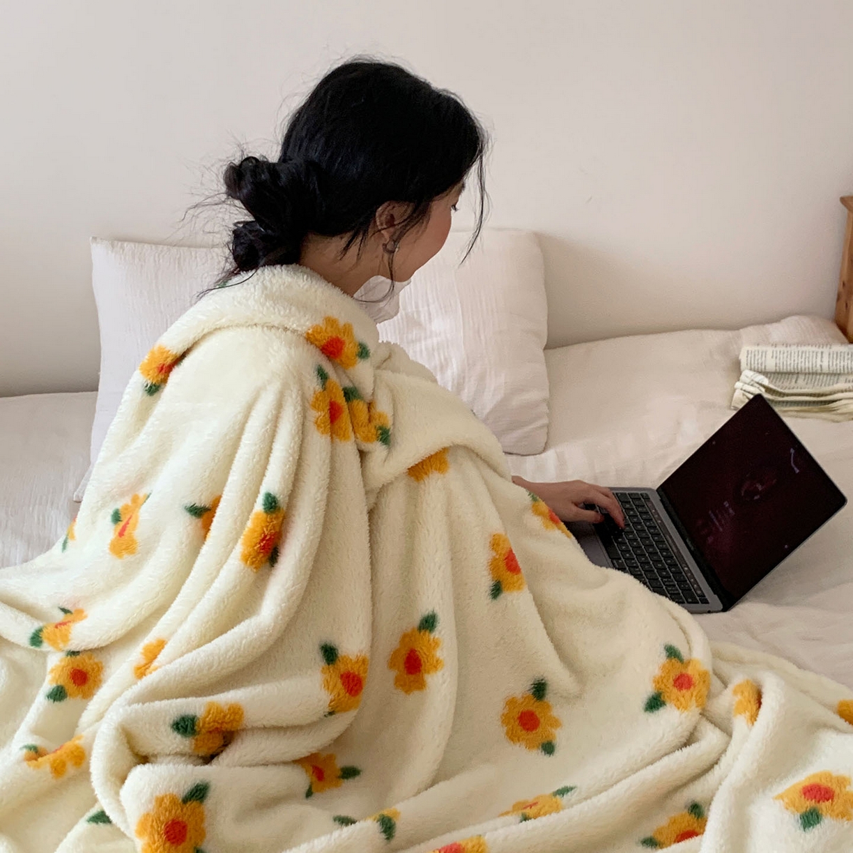 91家纺网 家纺一手货源 找家纺 桃喜 2025新款亲肤舒适摇粒绒毛毯 小黄花