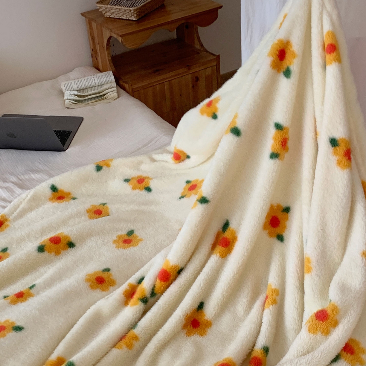 91家纺网 家纺一手货源 找家纺 桃喜 2025新款亲肤舒适摇粒绒毛毯 小黄花