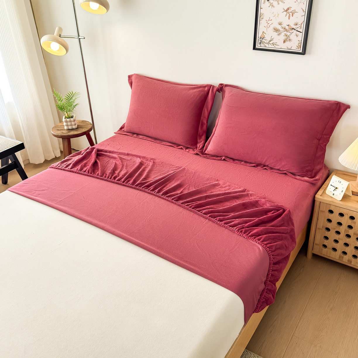 91家纺网 家纺一手货源 找家纺 好阁家纺 支持定制2025新款200G牛奶绒纯色床笠 豆沙