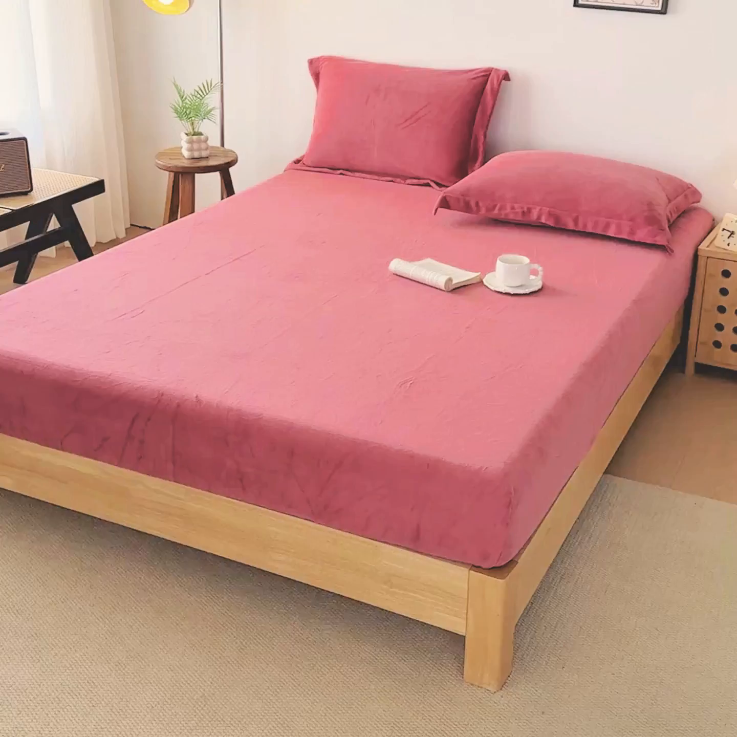 91家纺网 家纺一手货源 找家纺 好阁家纺 支持定制2025新款200G牛奶绒纯色床笠 豆沙