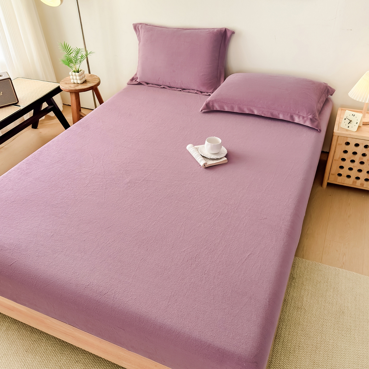 91家纺网 家纺一手货源 找家纺 好阁家纺 支持定制2025新款200G牛奶绒纯色床笠 粉紫