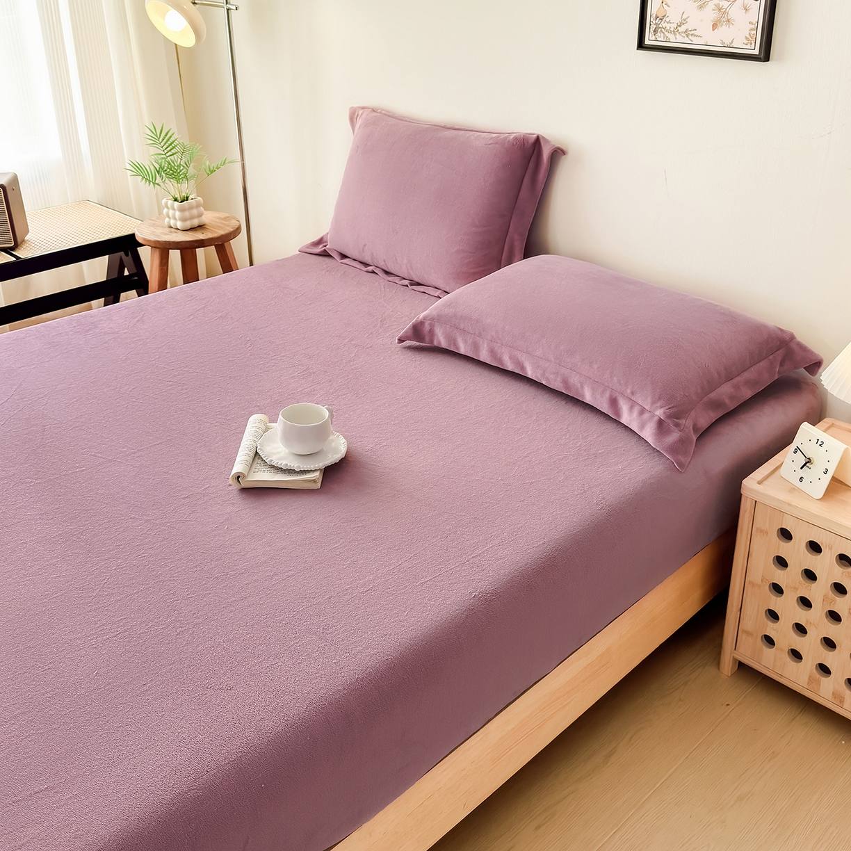 91家纺网 家纺一手货源 找家纺 好阁家纺 支持定制2025新款200G牛奶绒纯色床笠 粉紫