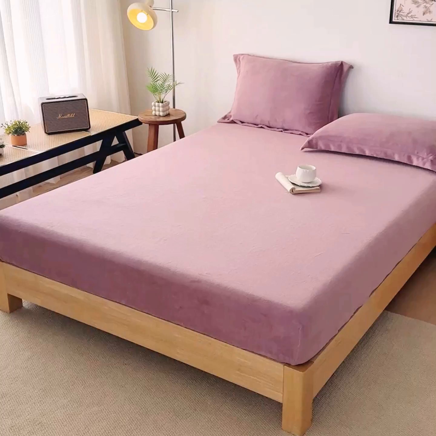 91家纺网 家纺一手货源 找家纺 好阁家纺 支持定制2025新款200G牛奶绒纯色床笠 粉紫