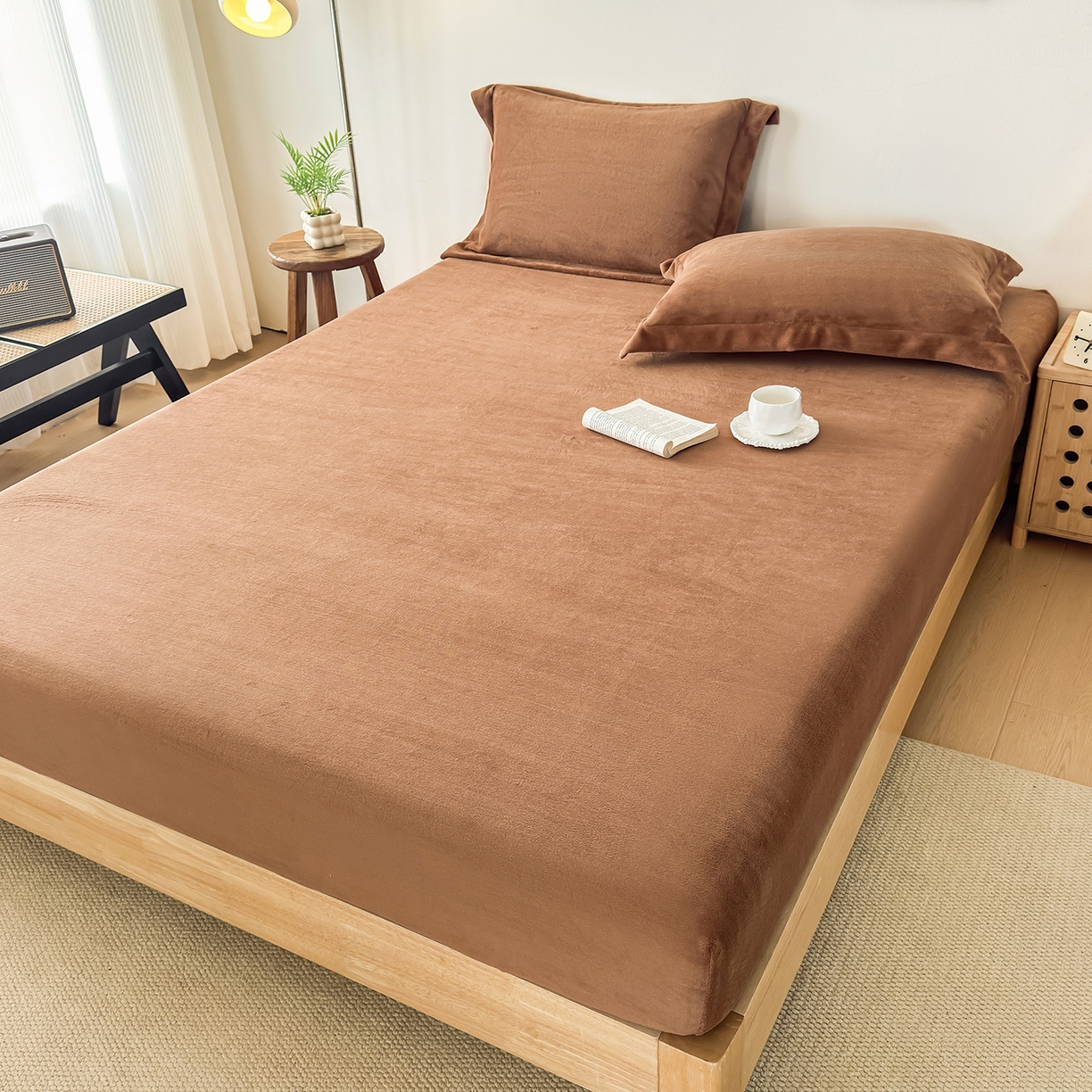 91家纺网 家纺一手货源 找家纺 好阁家纺 支持定制2025新款200G牛奶绒纯色床笠 焦糖