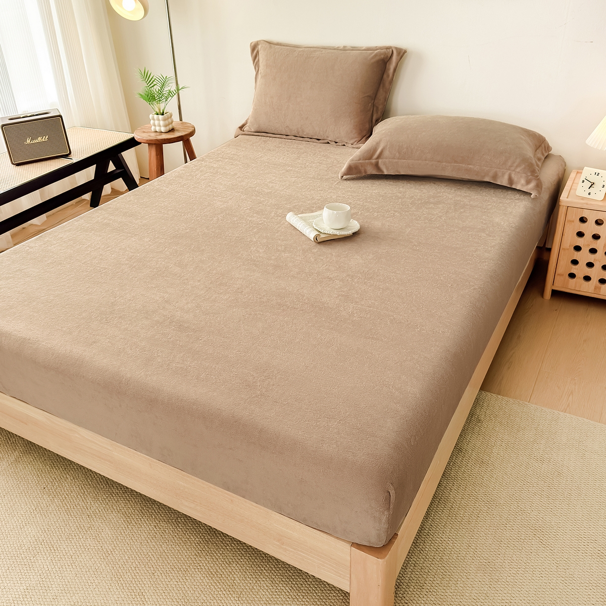 91家纺网 家纺一手货源 找家纺 好阁家纺 支持定制2025新款200G牛奶绒纯色床笠 卡其