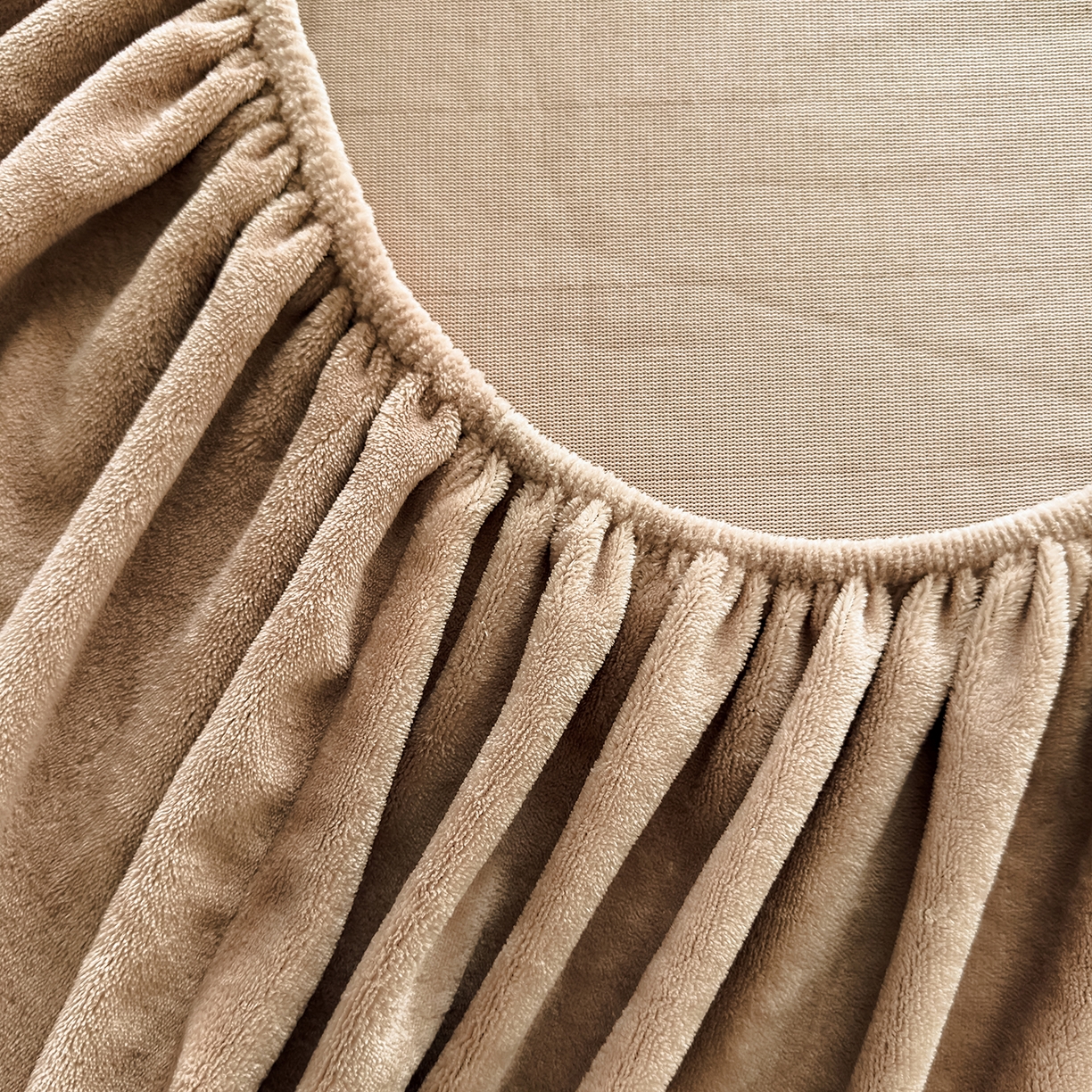 91家纺网 家纺一手货源 找家纺 好阁家纺 支持定制2025新款200G牛奶绒纯色床笠 卡其