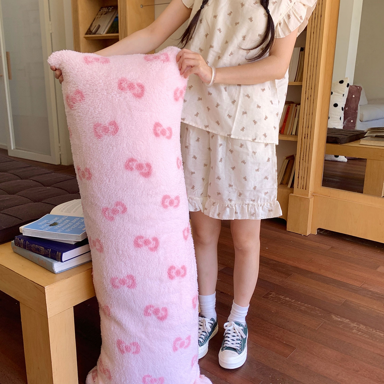 91家纺网 家纺一手货源 找家纺 （总）桃喜 2025新款舒适亲肤摇粒绒长抱枕