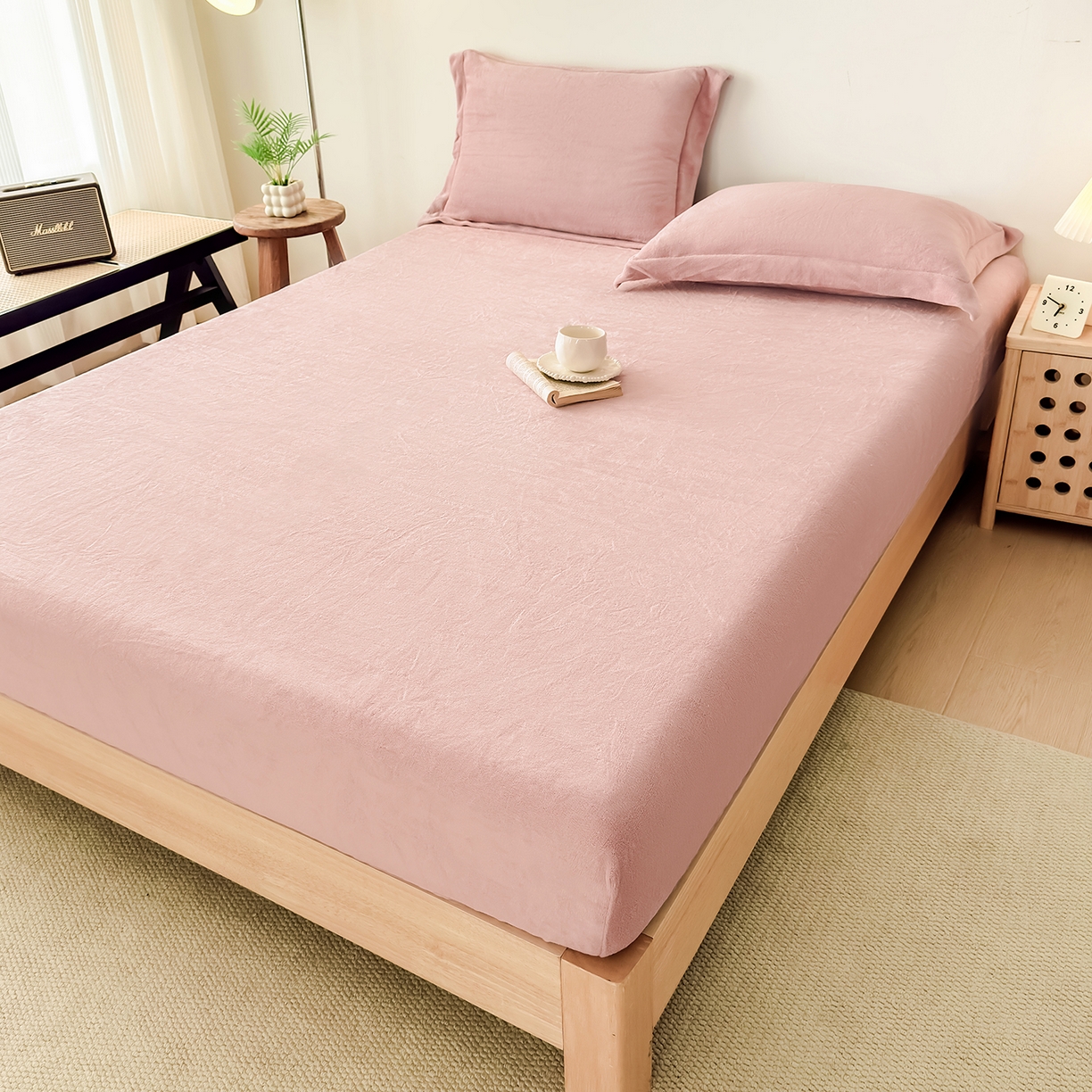 91家纺网 家纺一手货源 找家纺 好阁家纺 支持定制2025新款200G牛奶绒纯色床笠 湘妃粉