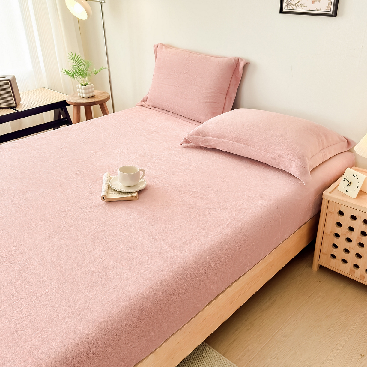 91家纺网 家纺一手货源 找家纺 好阁家纺 支持定制2025新款200G牛奶绒纯色床笠 湘妃粉