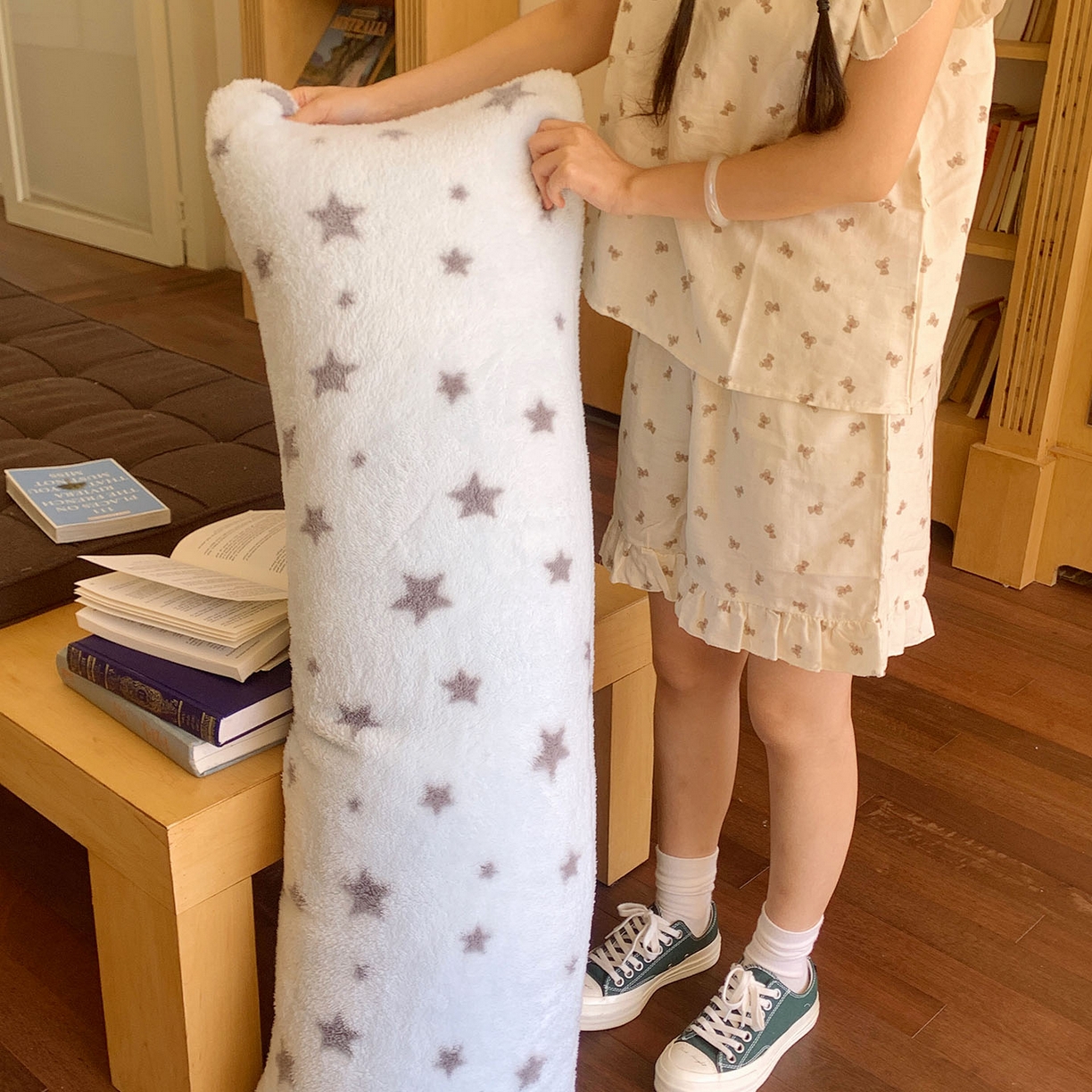 91家纺网 家纺一手货源 找家纺 桃喜 2025新款舒适亲肤摇粒绒长抱枕 海盐星星