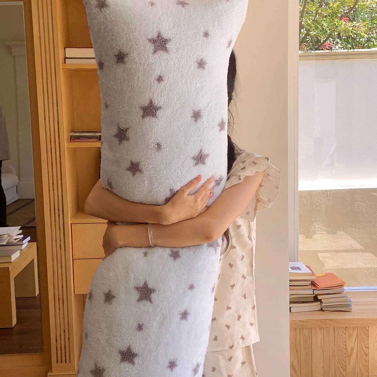 91家纺网 家纺一手货源 找家纺 桃喜 2025新款舒适亲肤摇粒绒长抱枕 海盐星星