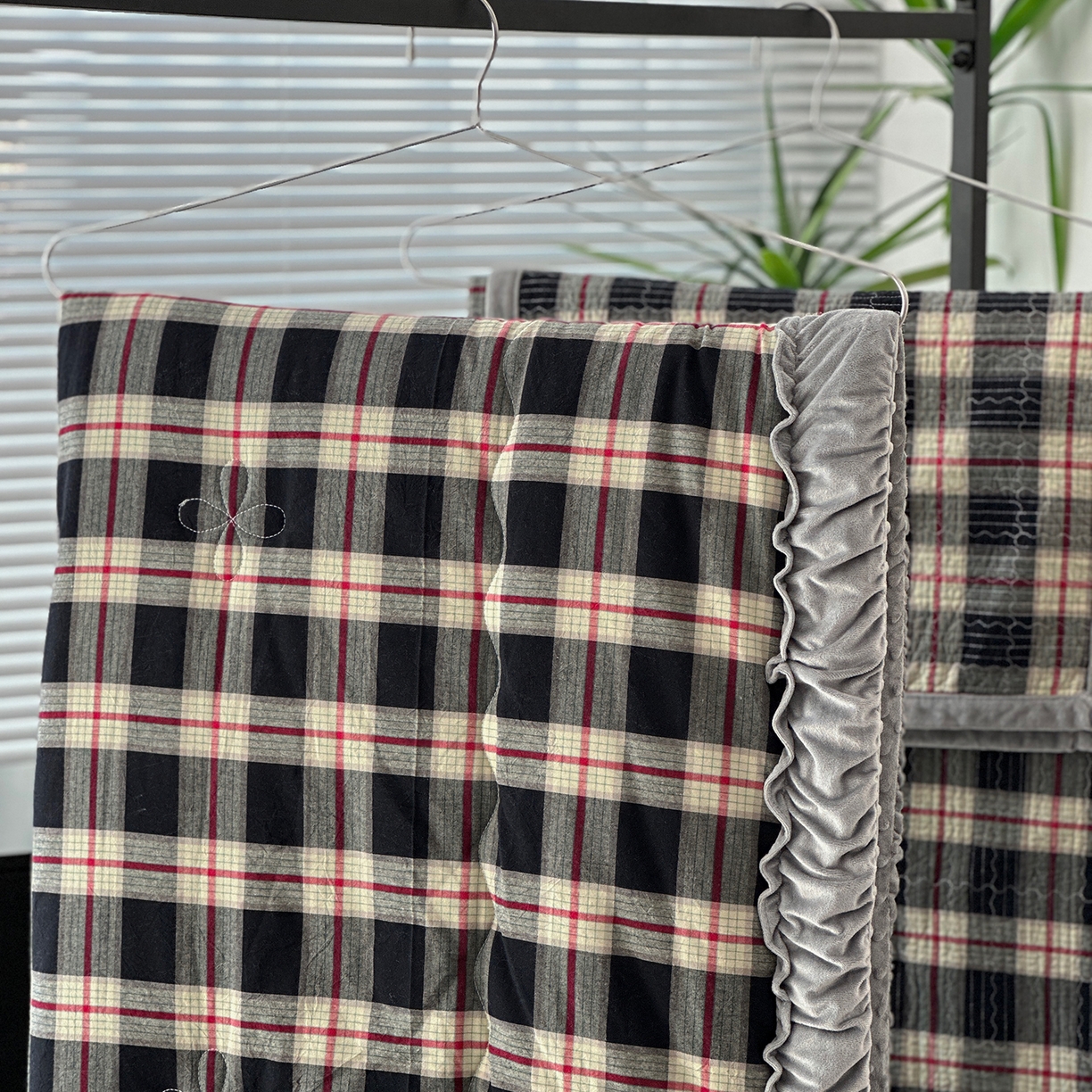 91家纺网 家纺一手货源 找家纺 （总）佰织鑫家居 2025新款全棉纯棉色织水洗棉加绒床盖豆豆被四件套