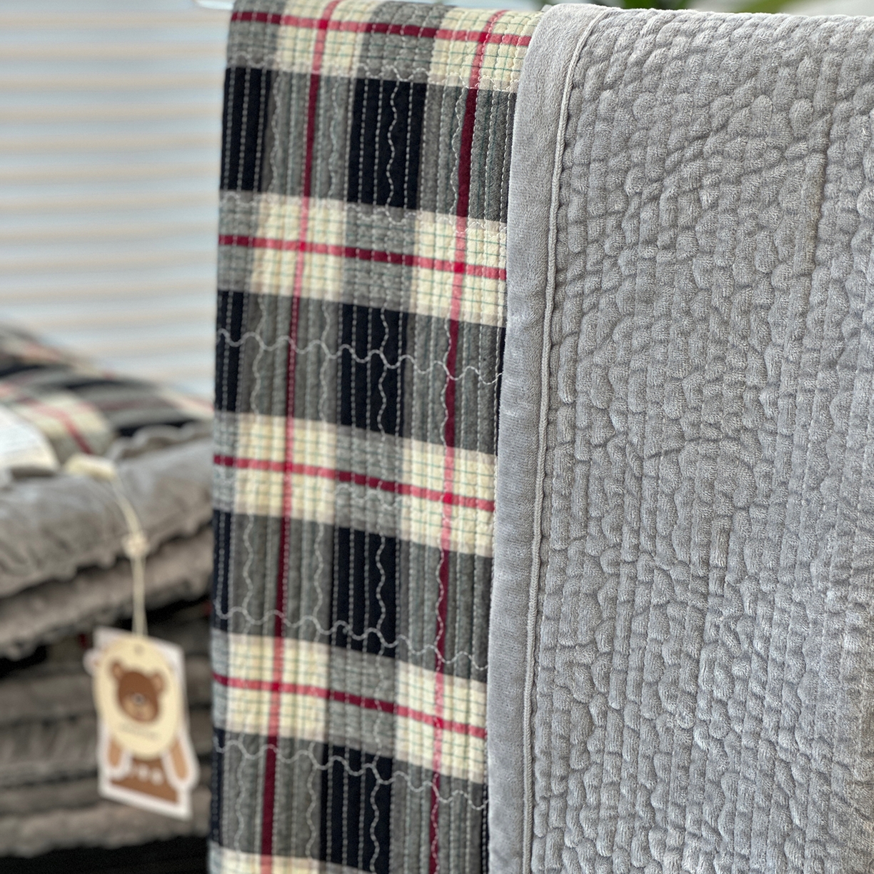 91家纺网 家纺一手货源 找家纺 （总）佰织鑫家居 2025新款全棉纯棉色织水洗棉加绒床盖豆豆被四件套