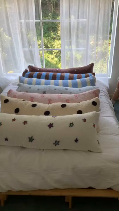 91家纺网 家纺一手货源 找家纺 桃喜 2025新款舒适亲肤摇粒绒长抱枕 组合图