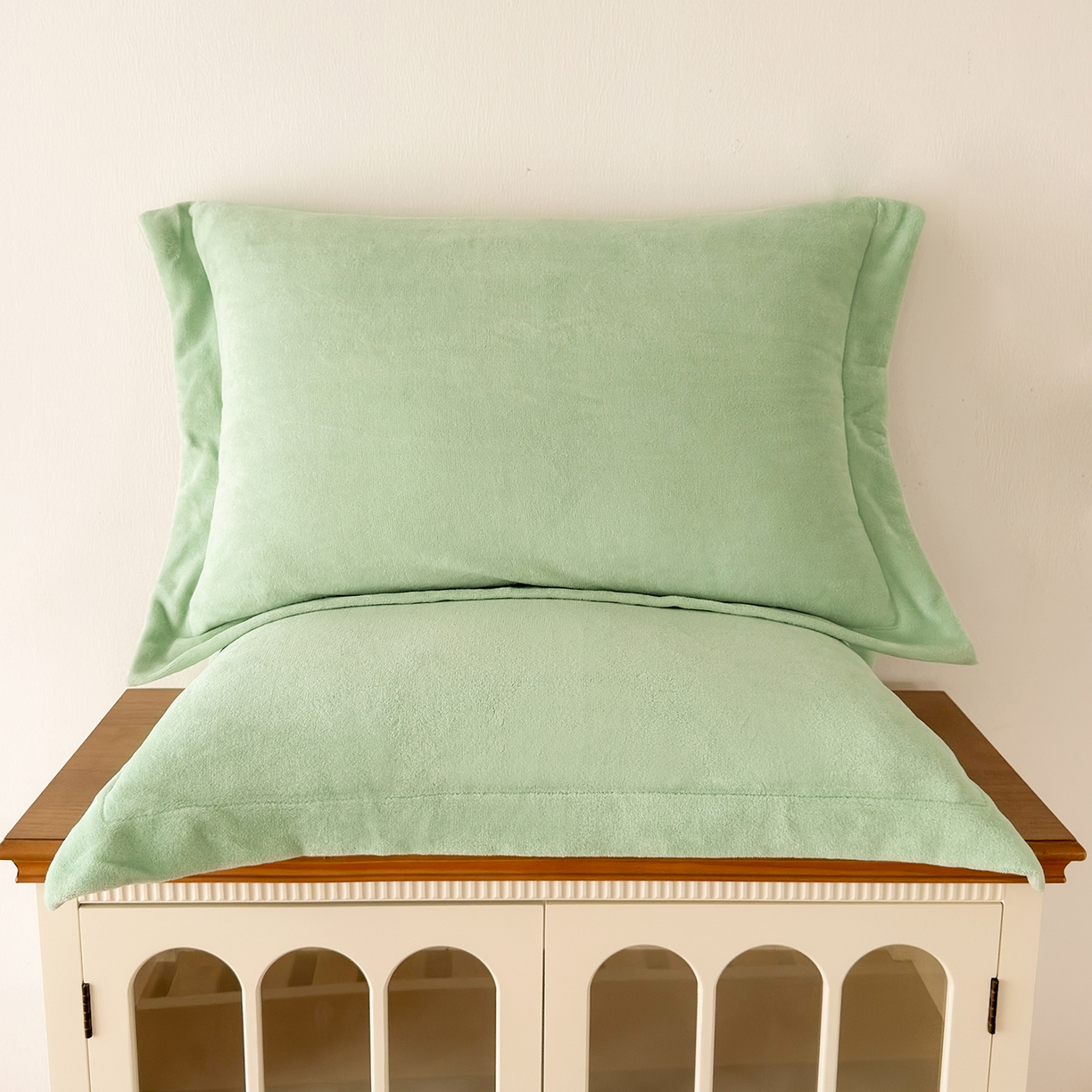 91家纺网 家纺一手货源 找家纺 （总）好阁家纺 2025新款200克牛奶绒纯色枕套