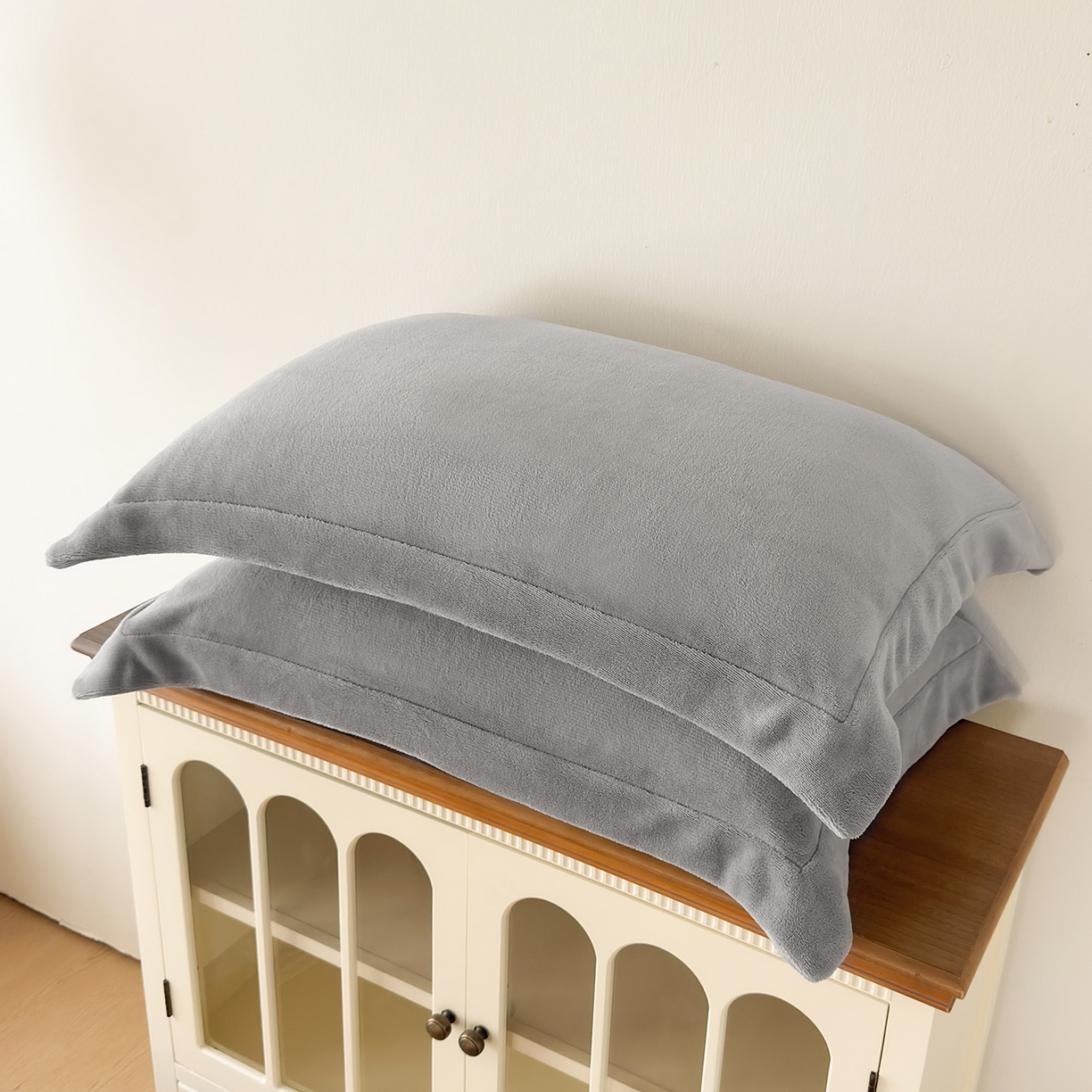 91家纺网 家纺一手货源 找家纺 （总）好阁家纺 2025新款200克牛奶绒纯色枕套