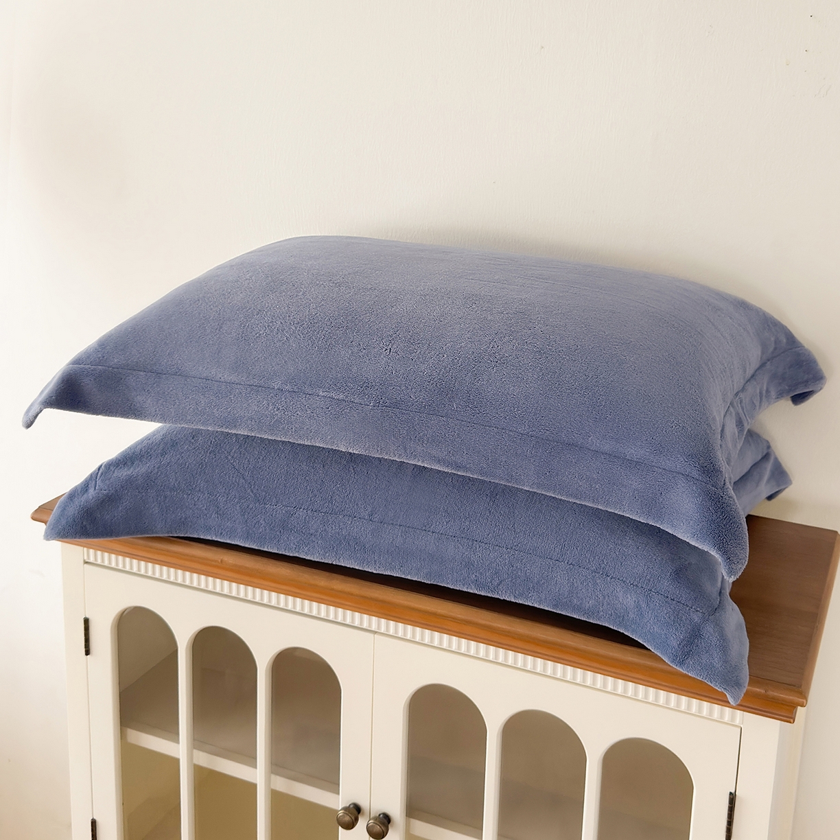 91家纺网 家纺一手货源 找家纺 （总）好阁家纺 2025新款200克牛奶绒纯色枕套