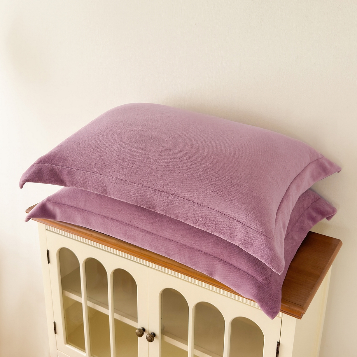 91家纺网 家纺一手货源 找家纺 （总）好阁家纺 2025新款200克牛奶绒纯色枕套