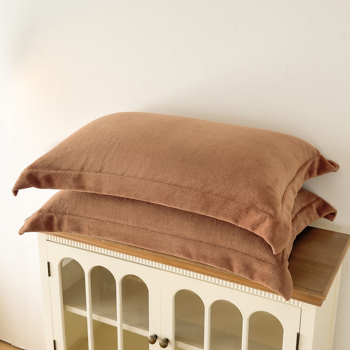 91家纺网 家纺一手货源 找家纺 （总）好阁家纺 2025新款200克牛奶绒纯色枕套