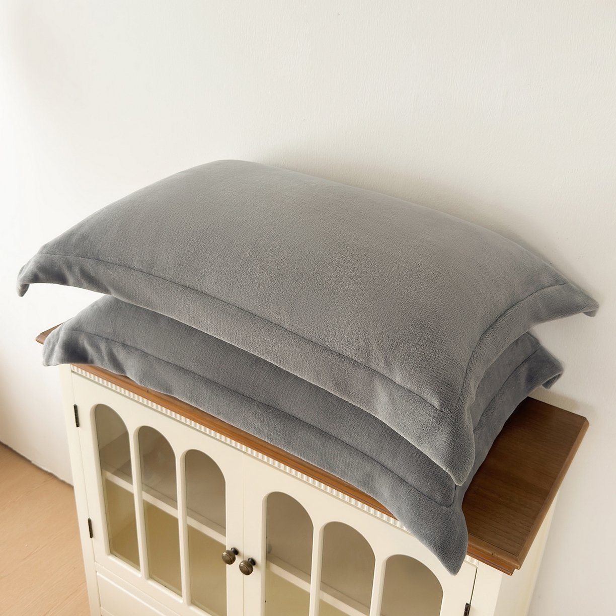 91家纺网 家纺一手货源 找家纺 （总）好阁家纺 2025新款200克牛奶绒纯色枕套