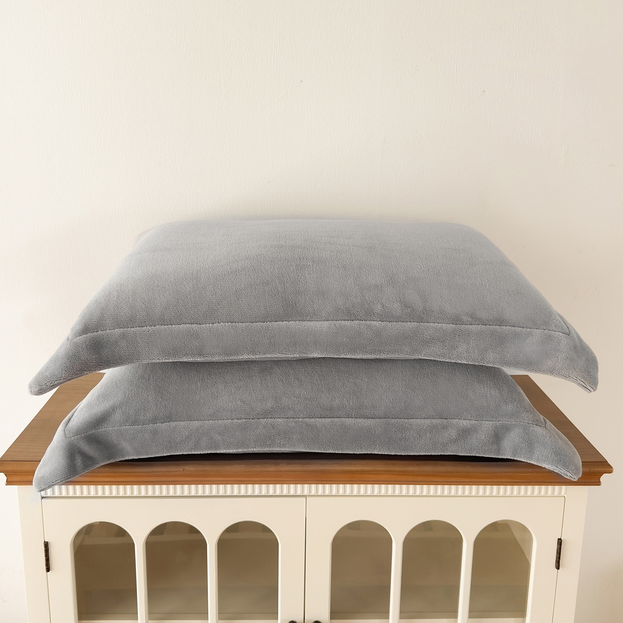 91家纺网 家纺一手货源 找家纺 好阁家纺 2025新款200克牛奶绒纯色枕套 冰川灰