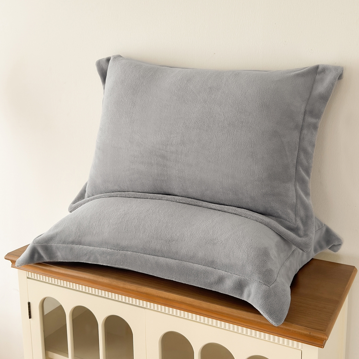 91家纺网 家纺一手货源 找家纺 好阁家纺 2025新款200克牛奶绒纯色枕套 冰川灰