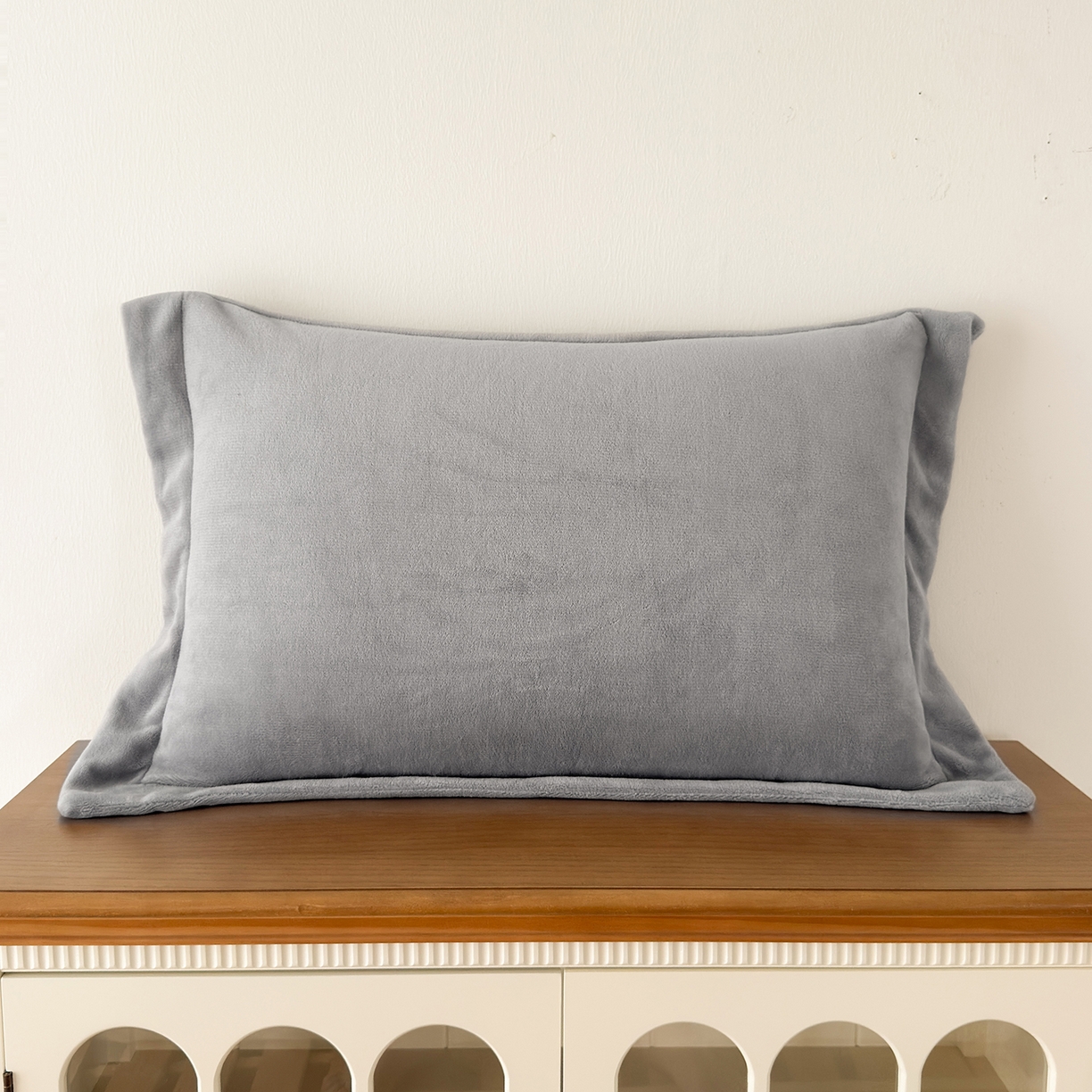 91家纺网 家纺一手货源 找家纺 好阁家纺 2025新款200克牛奶绒纯色枕套 冰川灰