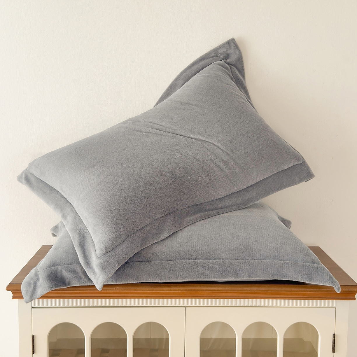 91家纺网 家纺一手货源 找家纺 好阁家纺 2025新款200克牛奶绒纯色枕套 冰川灰