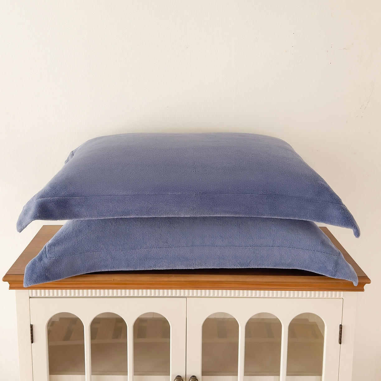 91家纺网 家纺一手货源 找家纺 好阁家纺 2025新款200克牛奶绒纯色枕套 藏蓝