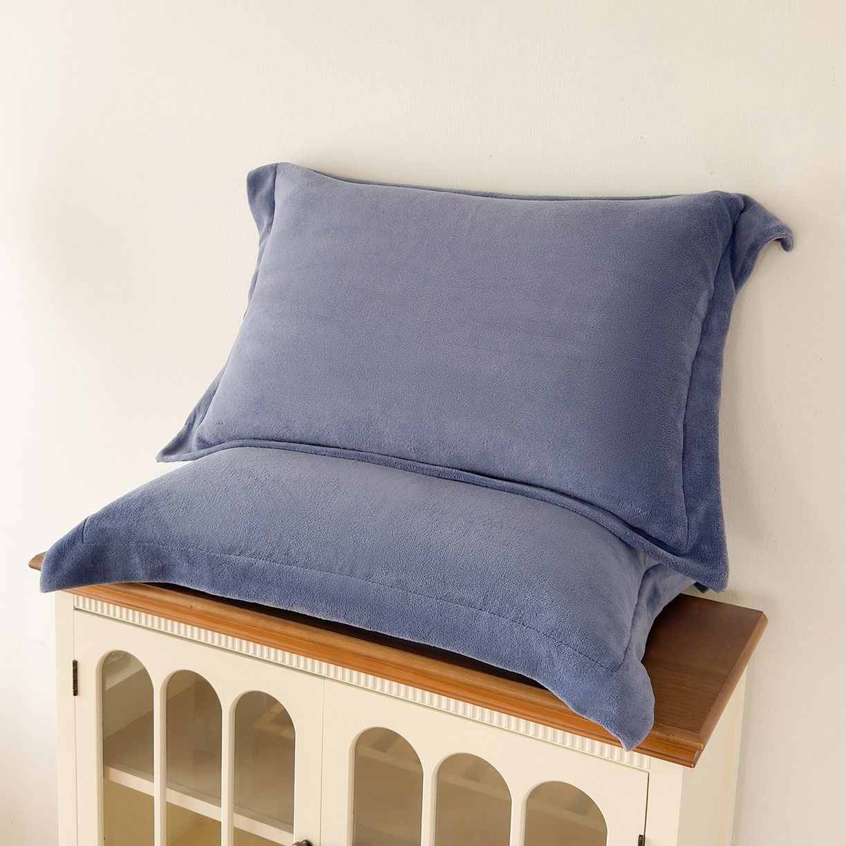 91家纺网 家纺一手货源 找家纺 好阁家纺 2025新款200克牛奶绒纯色枕套 藏蓝