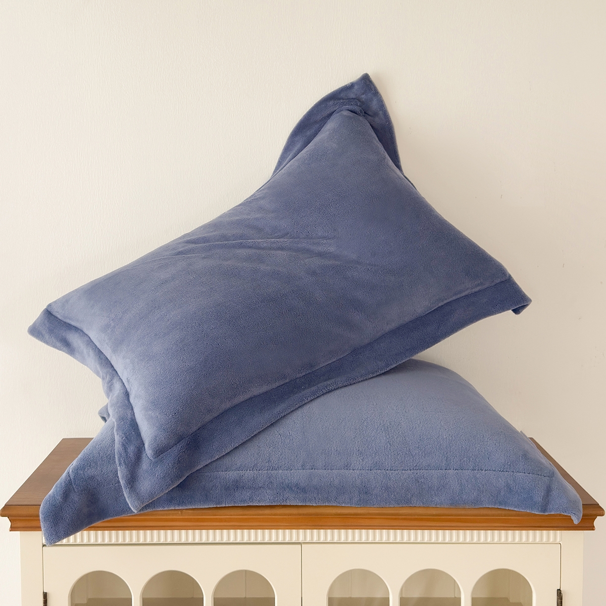 91家纺网 家纺一手货源 找家纺 好阁家纺 2025新款200克牛奶绒纯色枕套 藏蓝
