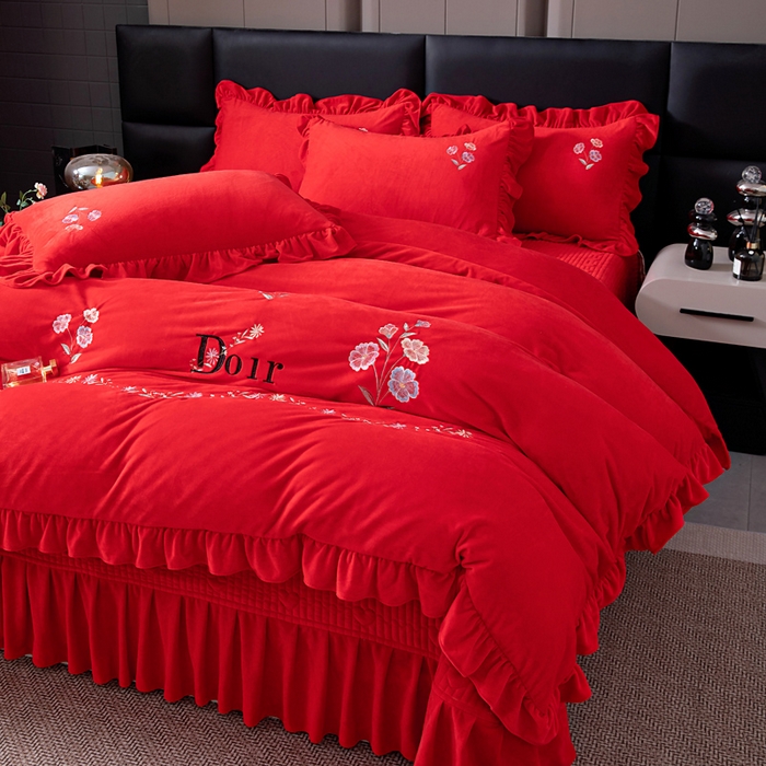 畅畅家纺 2025新款宝宝绒绣花床盖四件套婴儿绒纯色牛奶绒四件套 红色