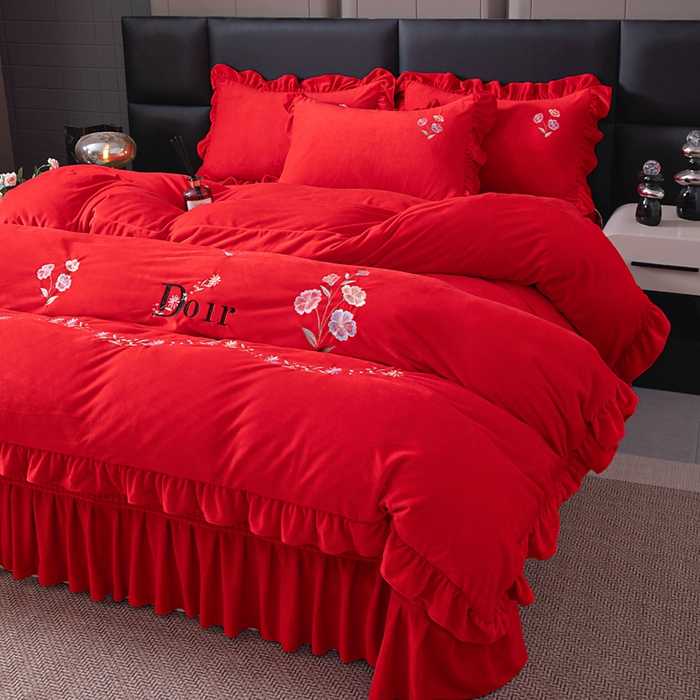 91家纺网 家纺一手货源 找家纺 畅畅家纺 2025新款宝宝绒绣花床盖四件套婴儿绒纯色牛奶绒四件套 红色