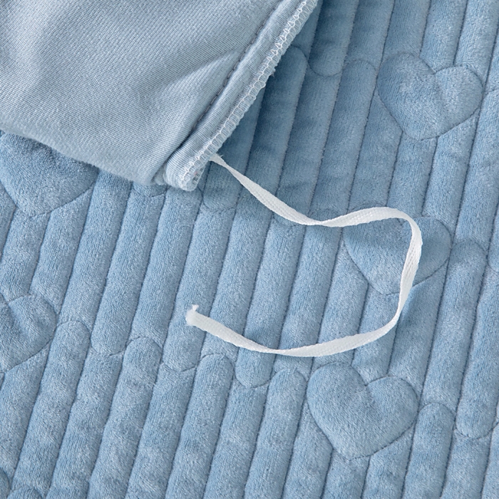 91家纺网 家纺一手货源 找家纺 畅畅家纺 2025新款宝宝绒绣花床盖四件套婴儿绒纯色牛奶绒四件套 湖蓝