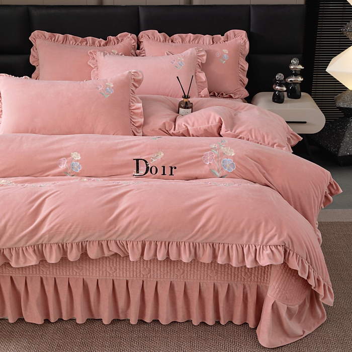 91家纺网 家纺一手货源 找家纺 畅畅家纺 2025新款宝宝绒绣花床盖四件套婴儿绒纯色牛奶绒四件套 粉色