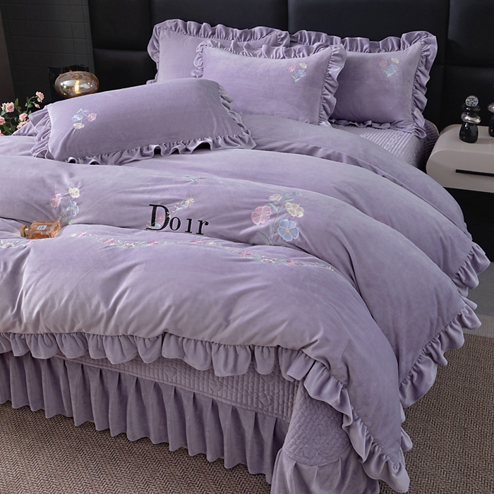 91家纺网 家纺一手货源 找家纺 畅畅家纺 2025新款宝宝绒绣花床盖四件套婴儿绒纯色牛奶绒四件套 紫色