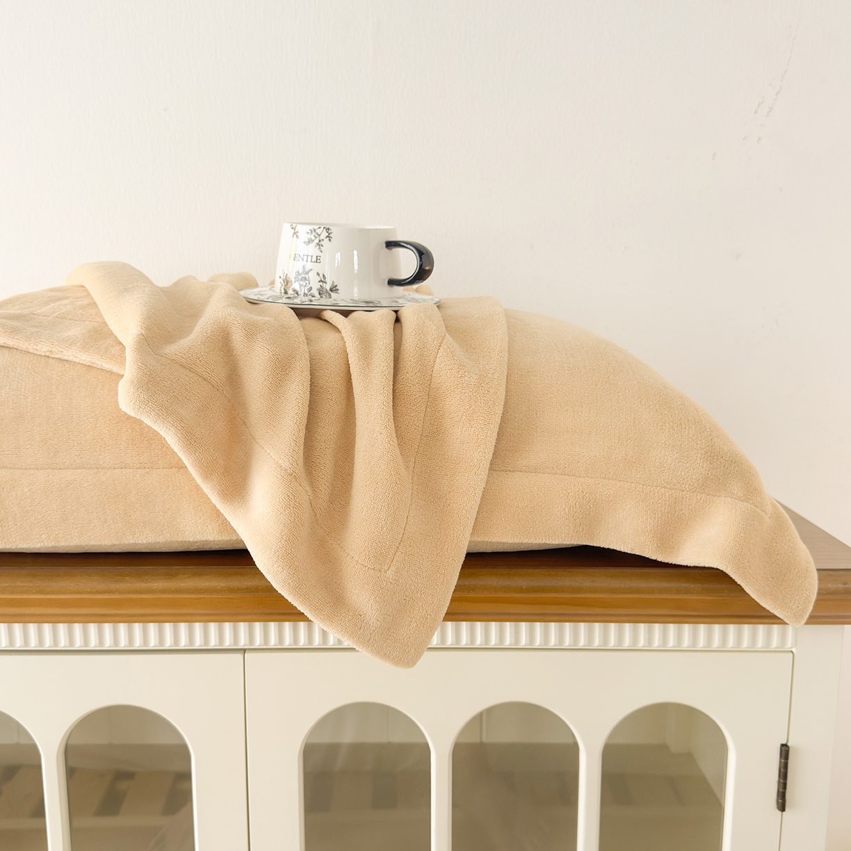 91家纺网 家纺一手货源 找家纺 好阁家纺 2025新款200克牛奶绒纯色枕套 茶棕