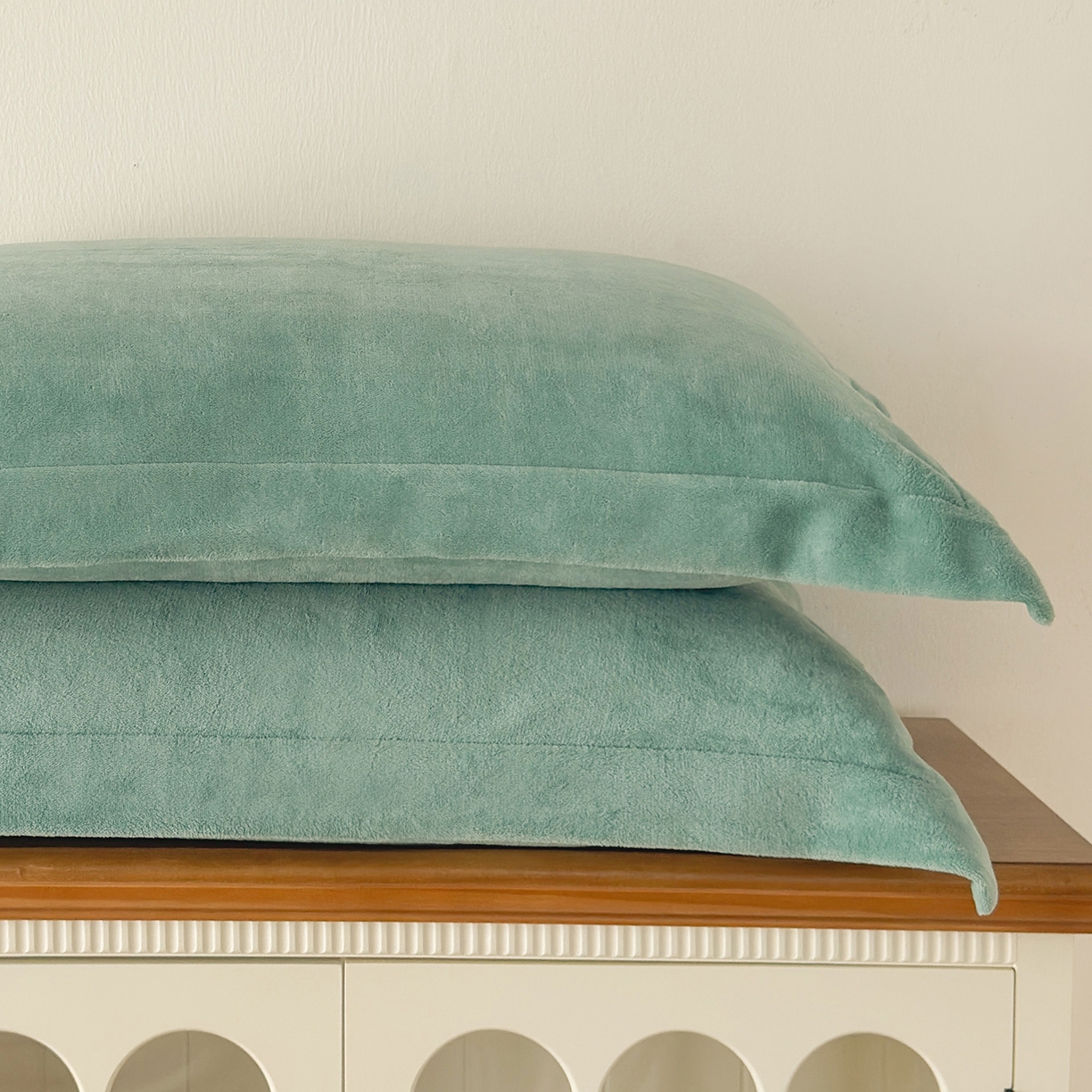 91家纺网 家纺一手货源 找家纺 好阁家纺 2025新款200克牛奶绒纯色枕套 豆绿