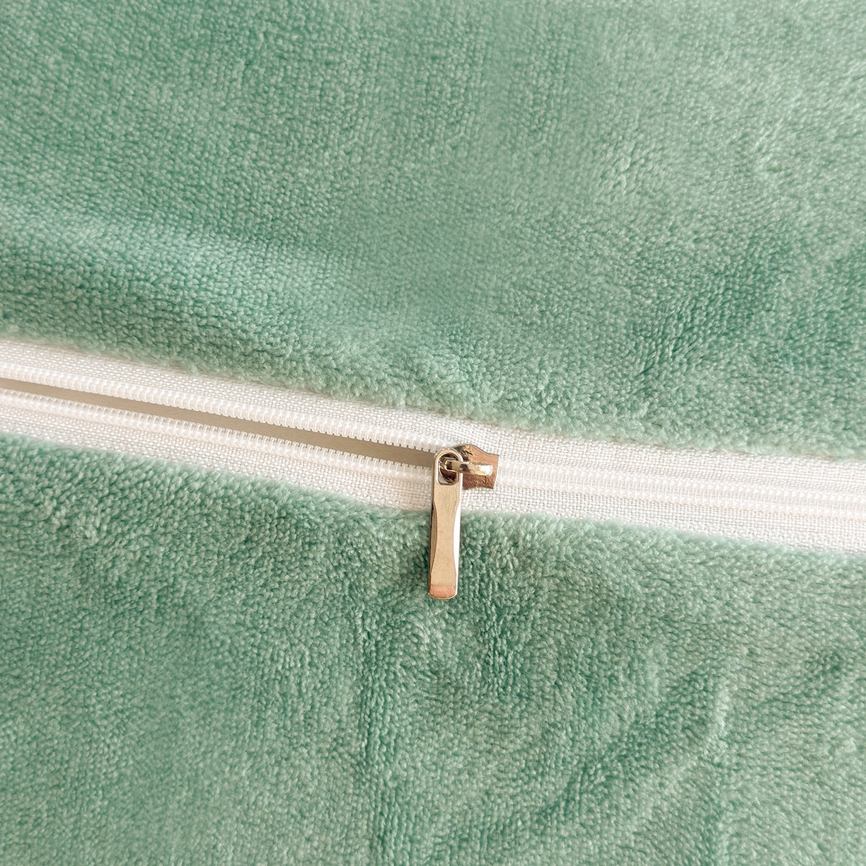 91家纺网 家纺一手货源 找家纺 好阁家纺 2025新款200克牛奶绒纯色枕套 豆绿