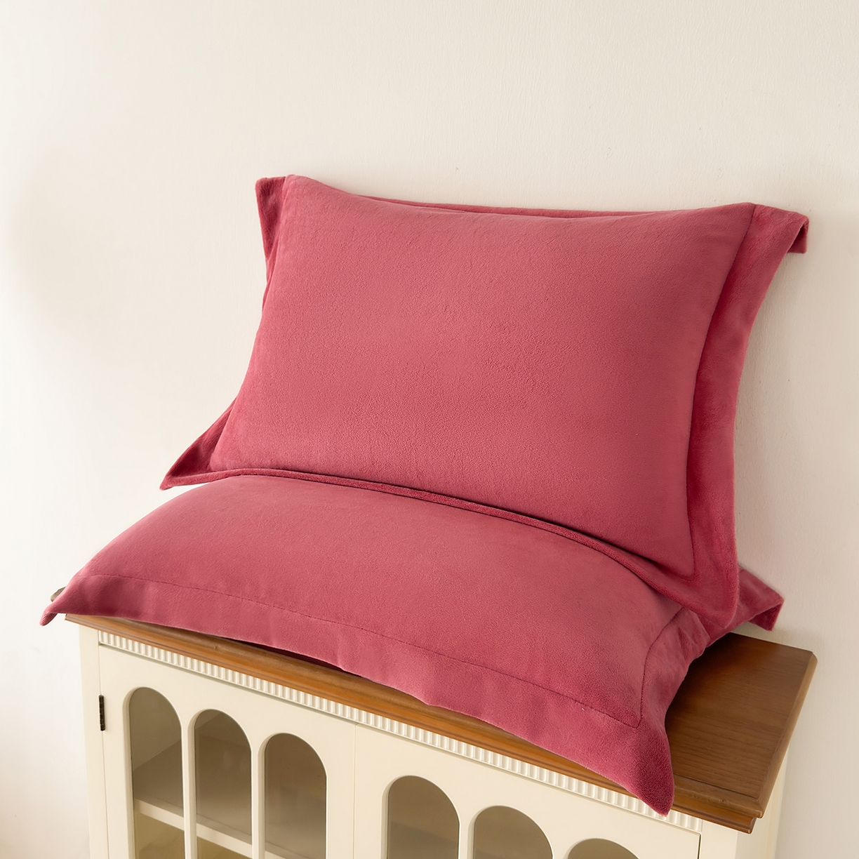 91家纺网 家纺一手货源 找家纺 好阁家纺 2025新款200克牛奶绒纯色枕套 豆沙