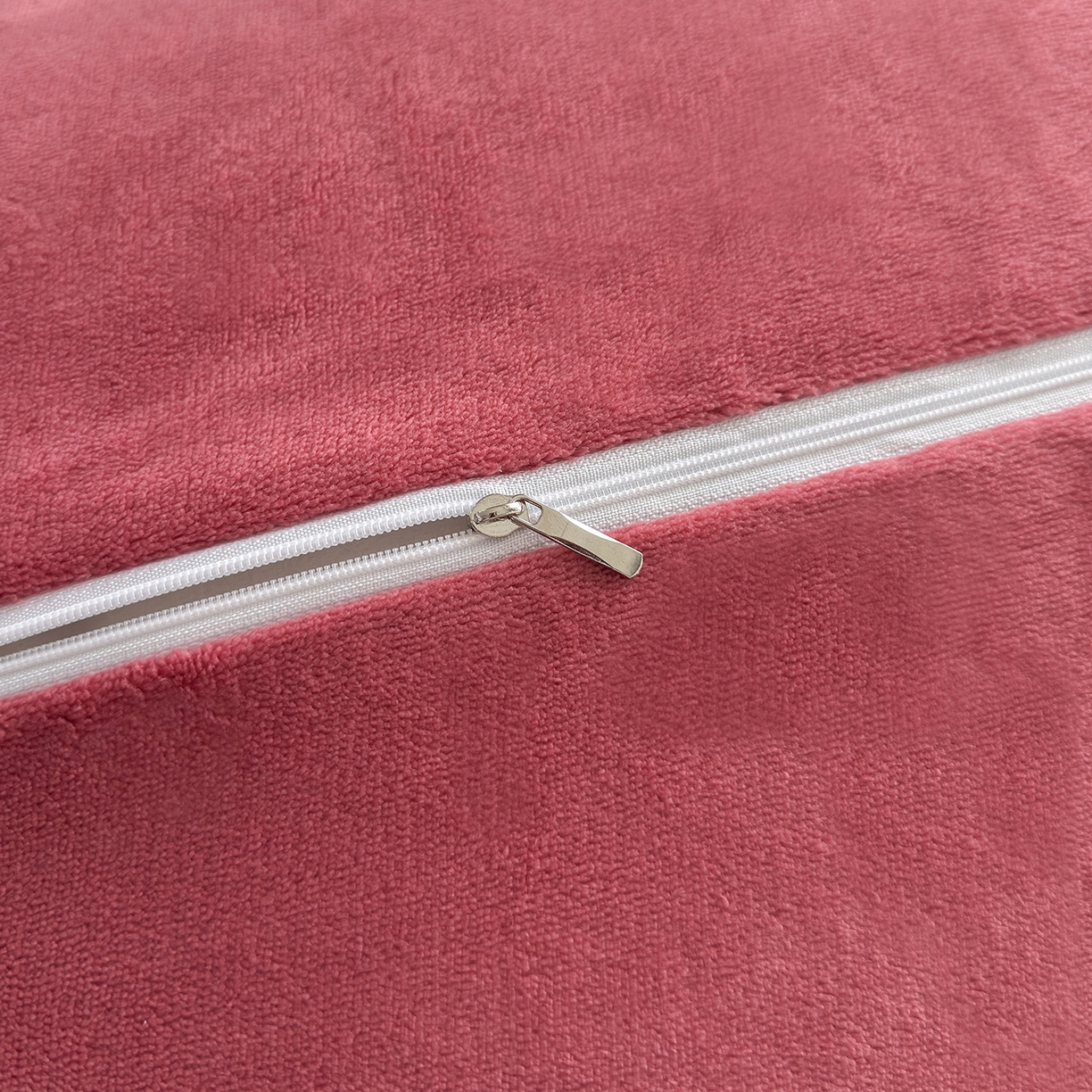 91家纺网 家纺一手货源 找家纺 好阁家纺 2025新款200克牛奶绒纯色枕套 豆沙