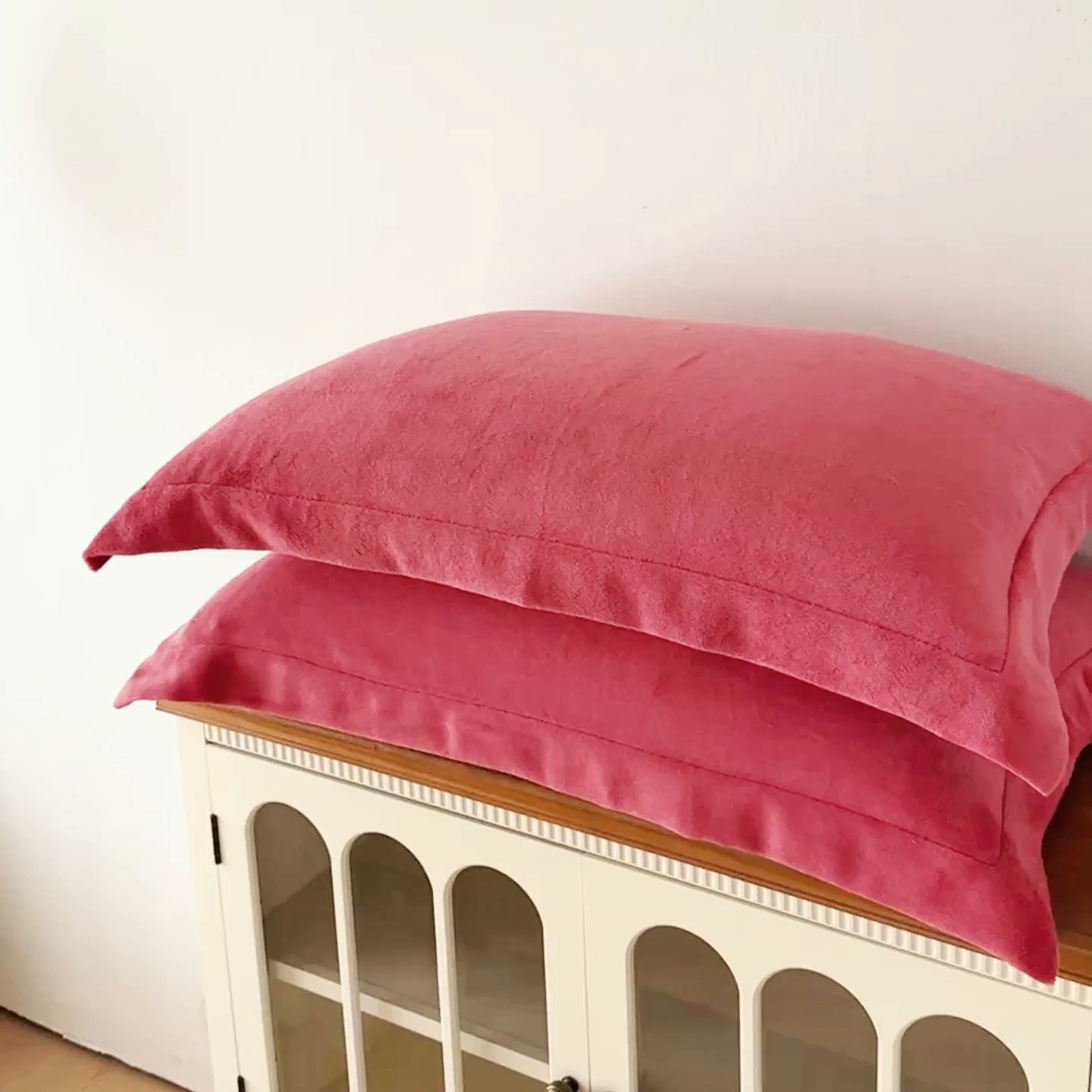 91家纺网 家纺一手货源 找家纺 好阁家纺 2025新款200克牛奶绒纯色枕套 豆沙