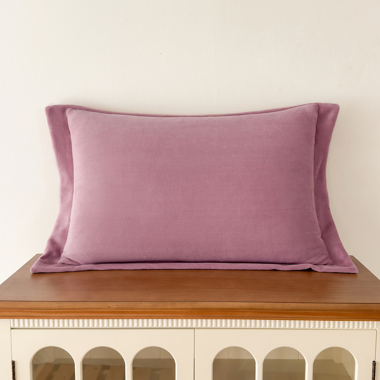 91家纺网 家纺一手货源 找家纺 好阁家纺 2025新款200克牛奶绒纯色枕套 粉紫