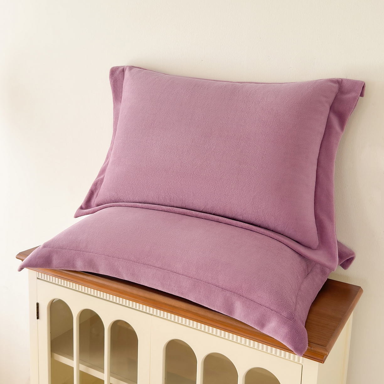 91家纺网 家纺一手货源 找家纺 好阁家纺 2025新款200克牛奶绒纯色枕套 粉紫