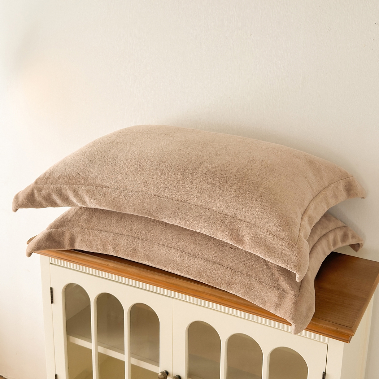 好阁家纺 2025新款200克牛奶绒纯色枕套 卡其